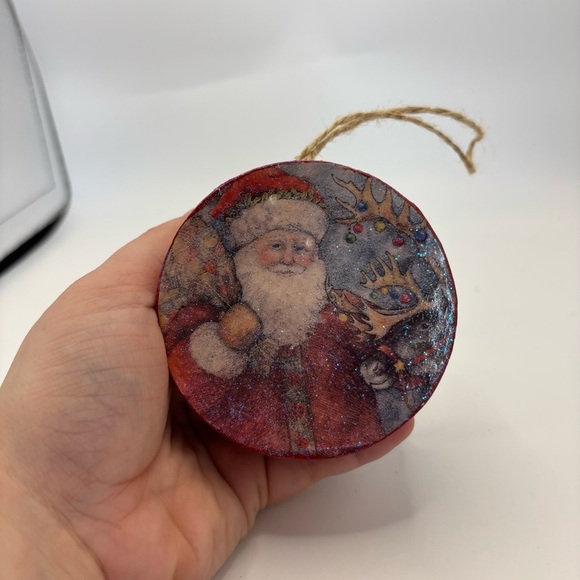 Vintage Santa Claus Decorative Christmas Ornament - Picture 2 of 3